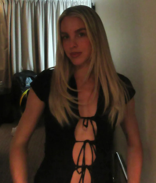 基莉·霍奇金森。 =照片=《太阳报》结束。