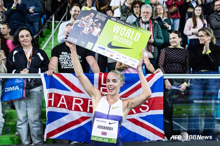 基莉·霍奇金森。 =法新社BBNews=新闻1。