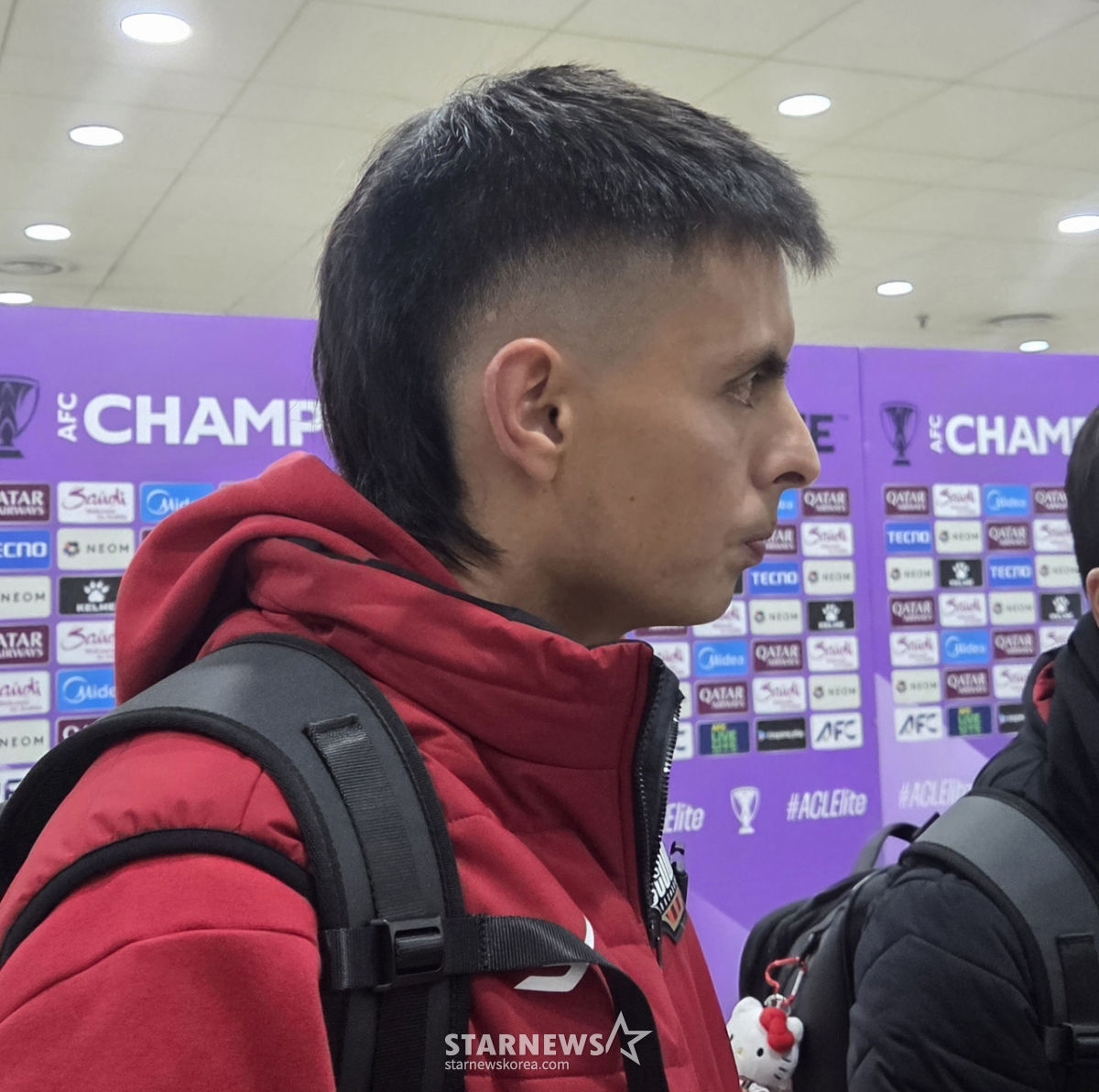 인터뷰 중 '감툭튀' 캡틴 김진수, PK 실축한 후이즈에 "괜찮아, 괜찮아!" 빛난 동료애... "고베 2차전서 꺾겠다" [상암 현장]