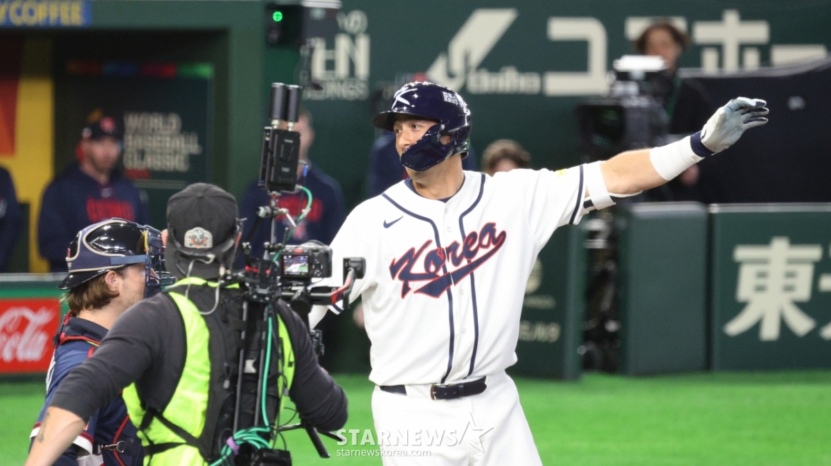 [한번에쓱]몰오른 타격감 뽐내며 '3회 이어 5회에도 홈런포 터트린' 위트컴