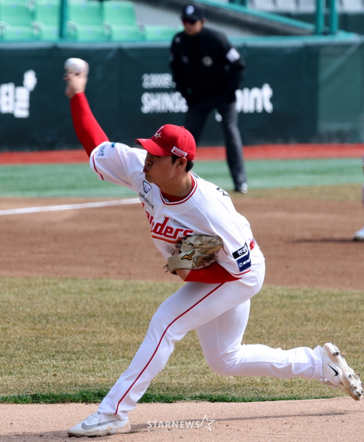 [포토]1회초 2삼진 전영준