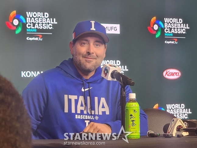 Coach Francisco Cervelli finished the match against Venezuela on the 17th. /Photo = Reporter Park Soo-jin