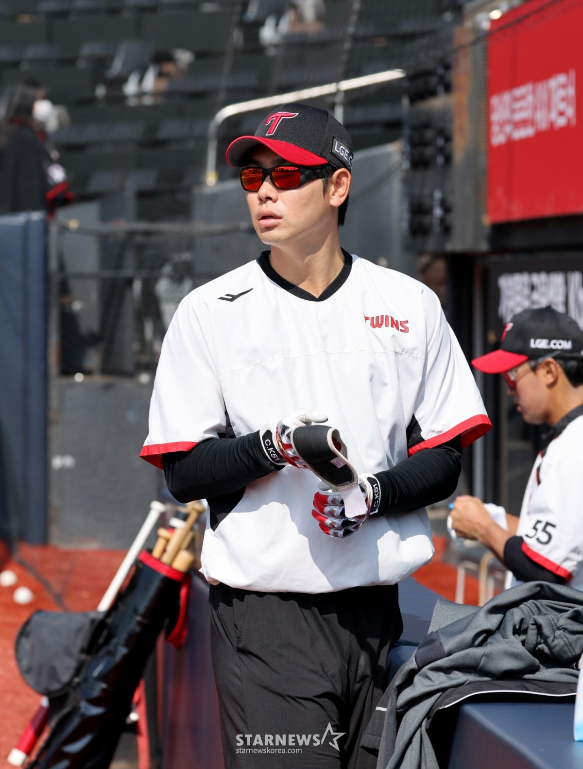 [포토]'날씨 좋다!' 훈련 준비하는 홍창기