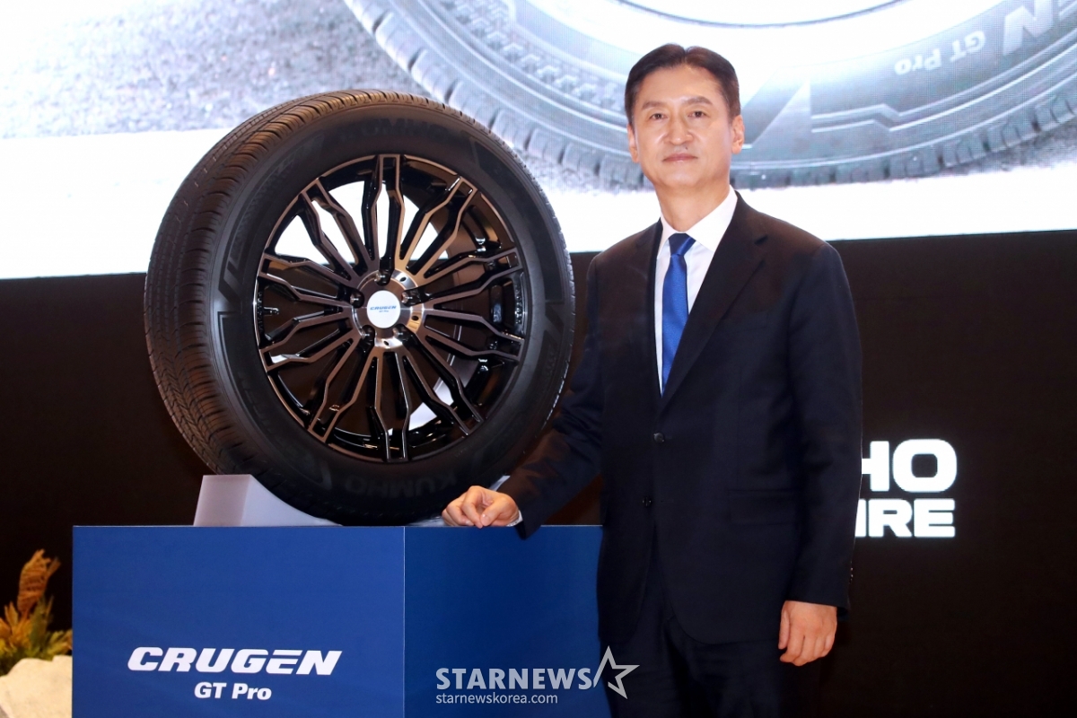 CEO of Kumho Tire Chung Il-taek/photo courtesy = Kumho Tire