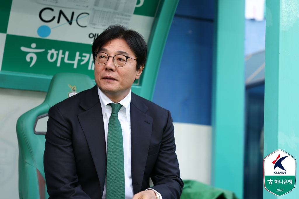 Director Hwang Sun-hong of Daejeon Hana Citizen. /Photo = Courtesy of the Korea Professional Football League