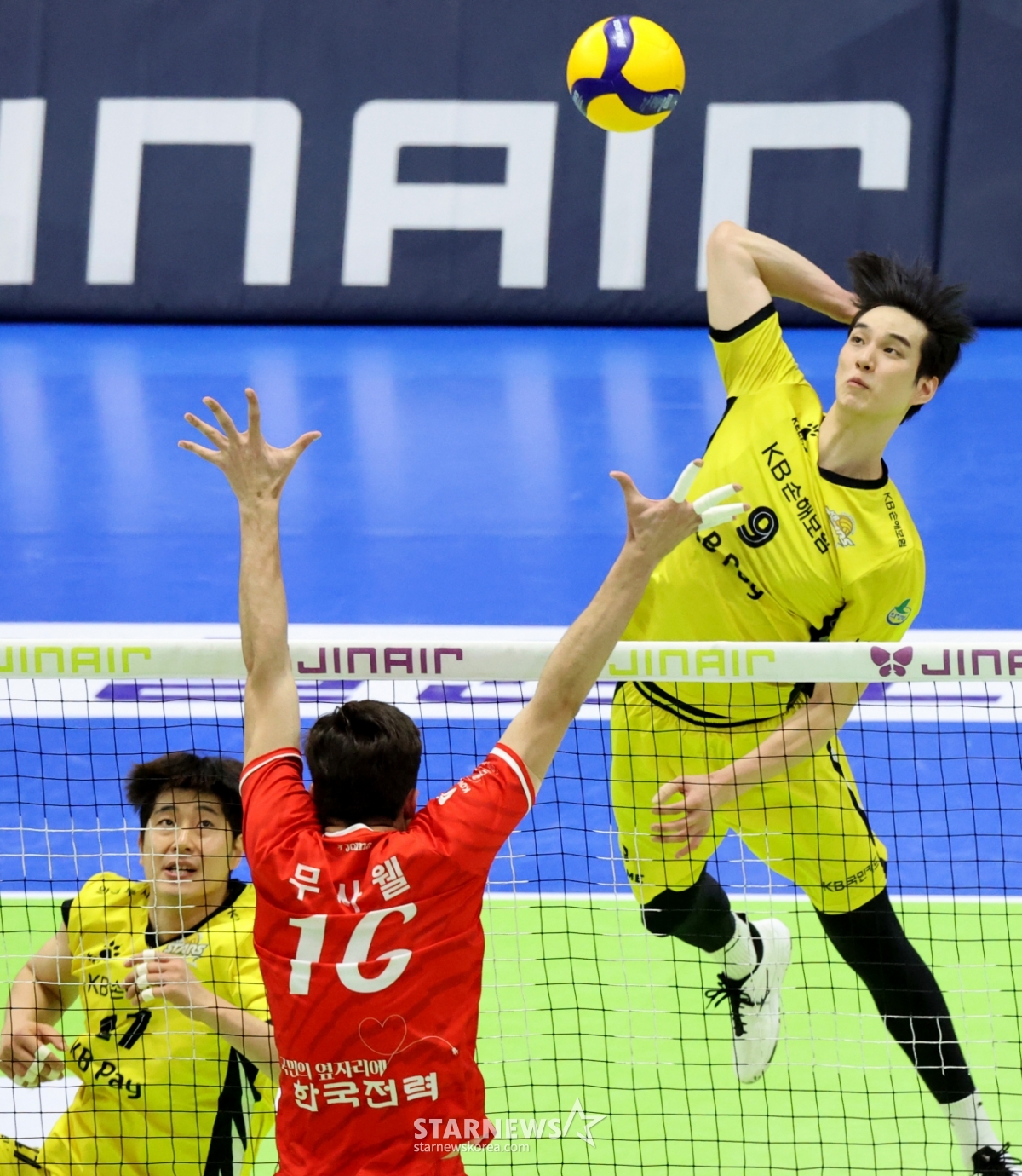 [포토]'속공시도하는' 임성진