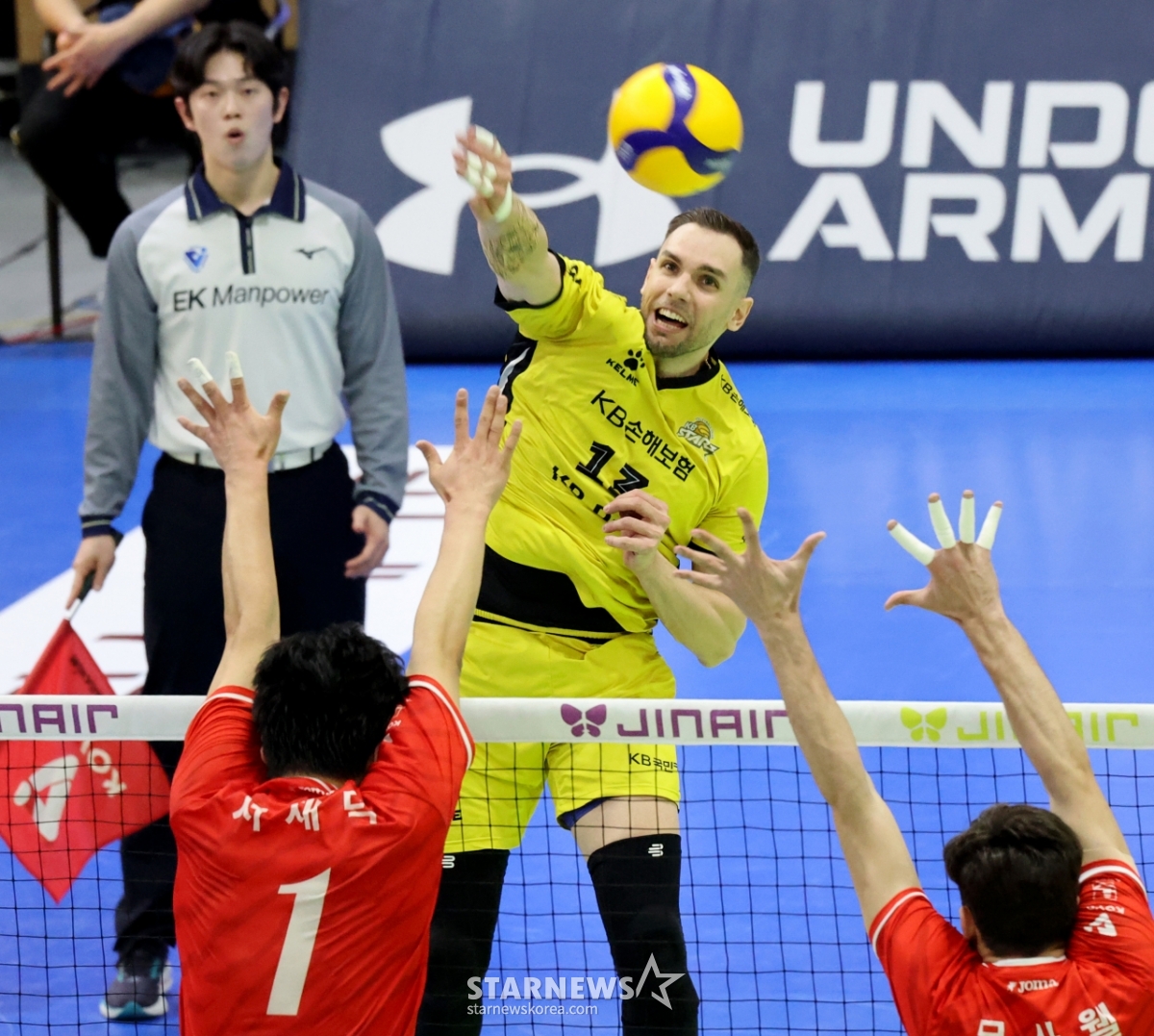 [포토]'방향 틀자!' 비예나