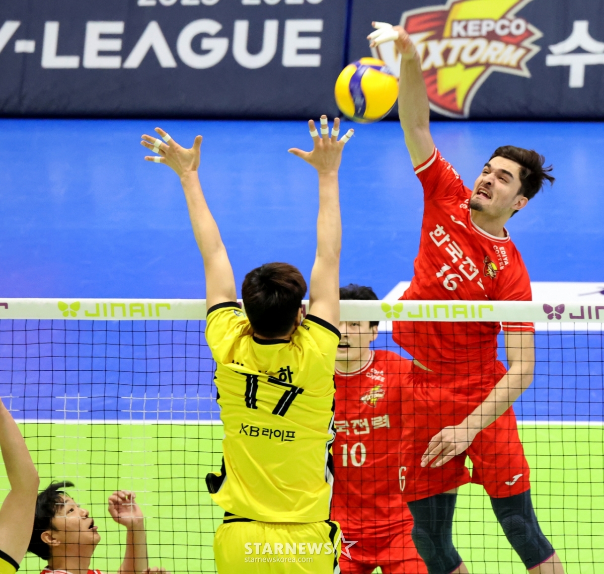 [포토]'박상하 향해 속공시도하는' 무사웰