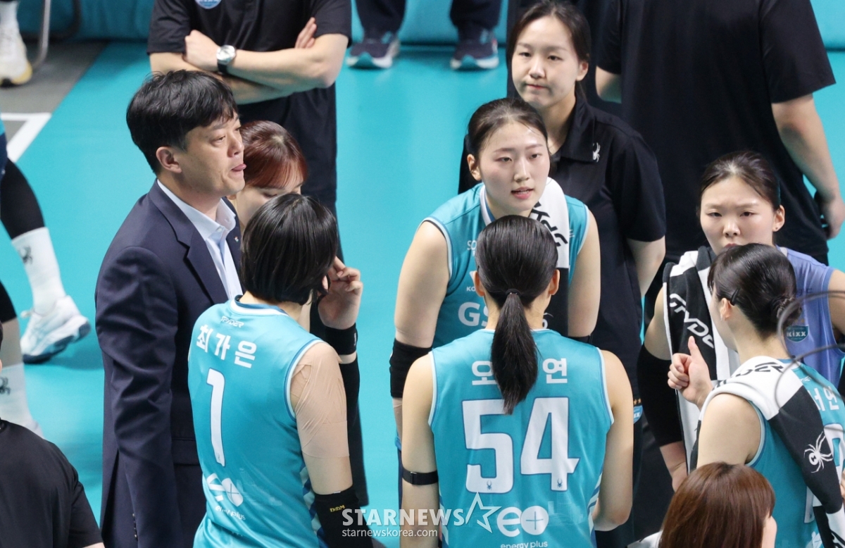 [포토] 이형택 감독 '고지가 바로 눈앞'