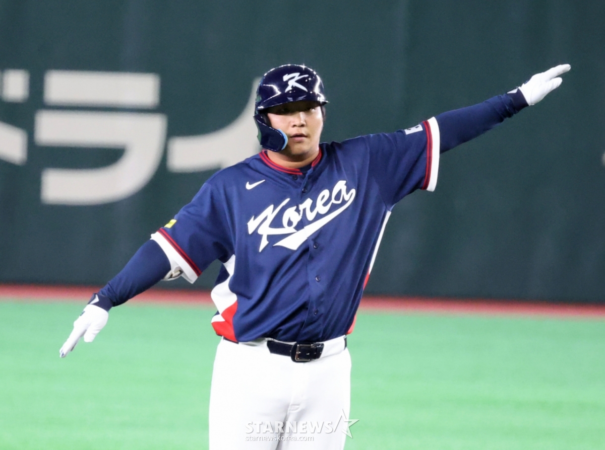9日,文宝京在东京巨蛋体育场举行的2026 WBC东京POOL韩国队与澳大利亚队的比赛第3回合初,在1人出局2人在垒的情况下,以2垒打出垒,正在庆祝。 =照片=高级记者姜英祖。