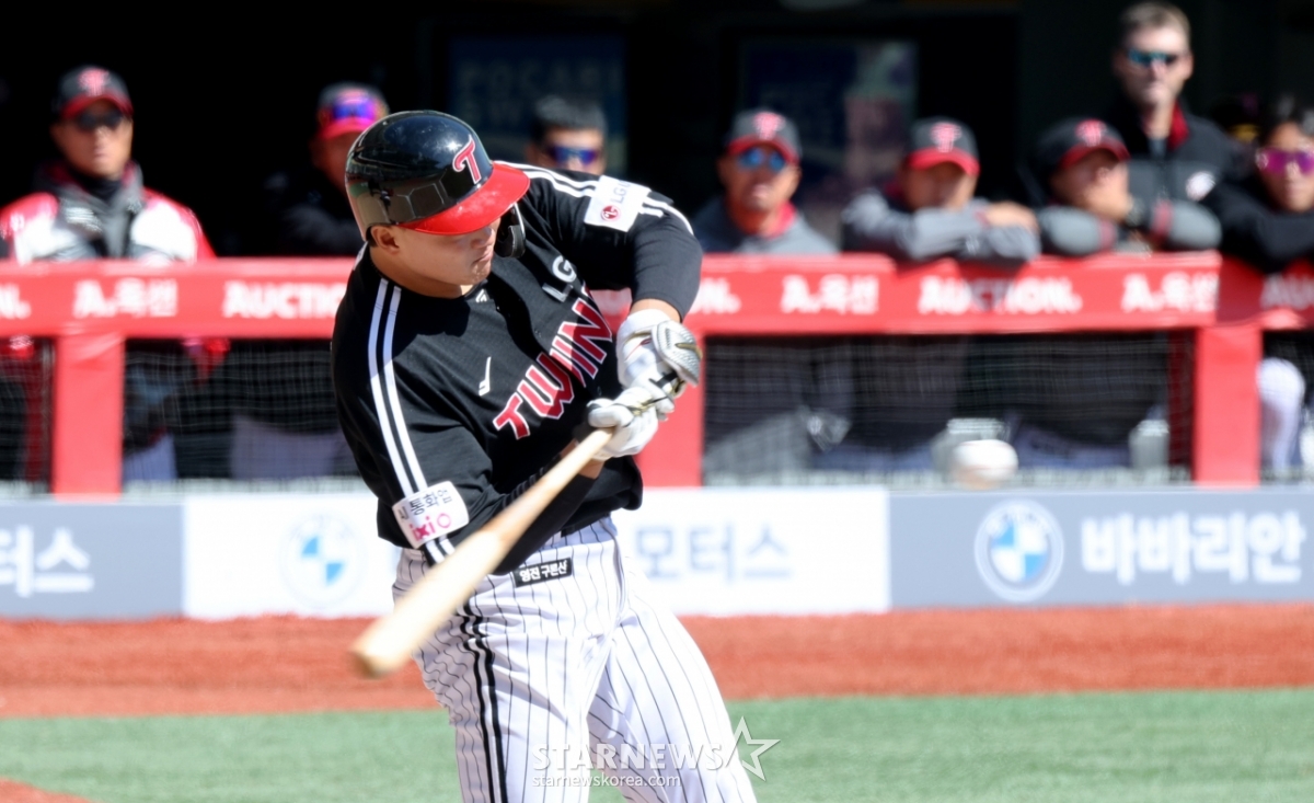 [포토]'삼진으로 물러나는' 이재원