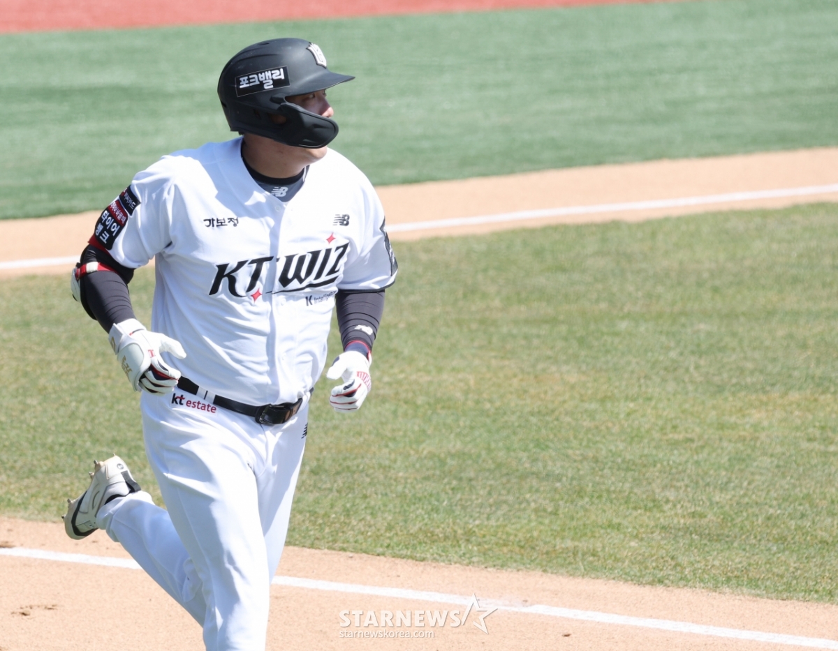 [포토] 김현수 '또 잡혔군'