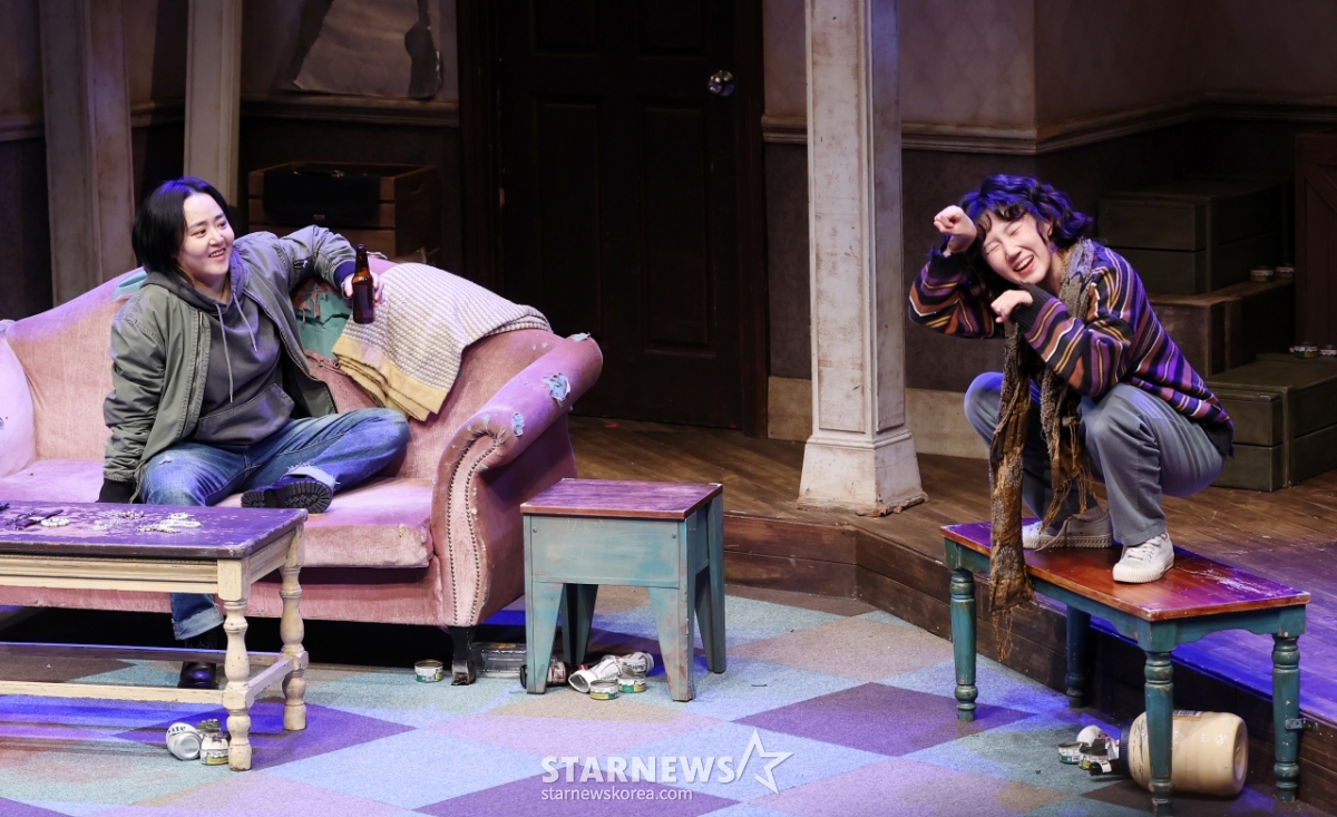 Moon Keun-young and Kim Dan-yi cast gender-free in the play 'Opens ...