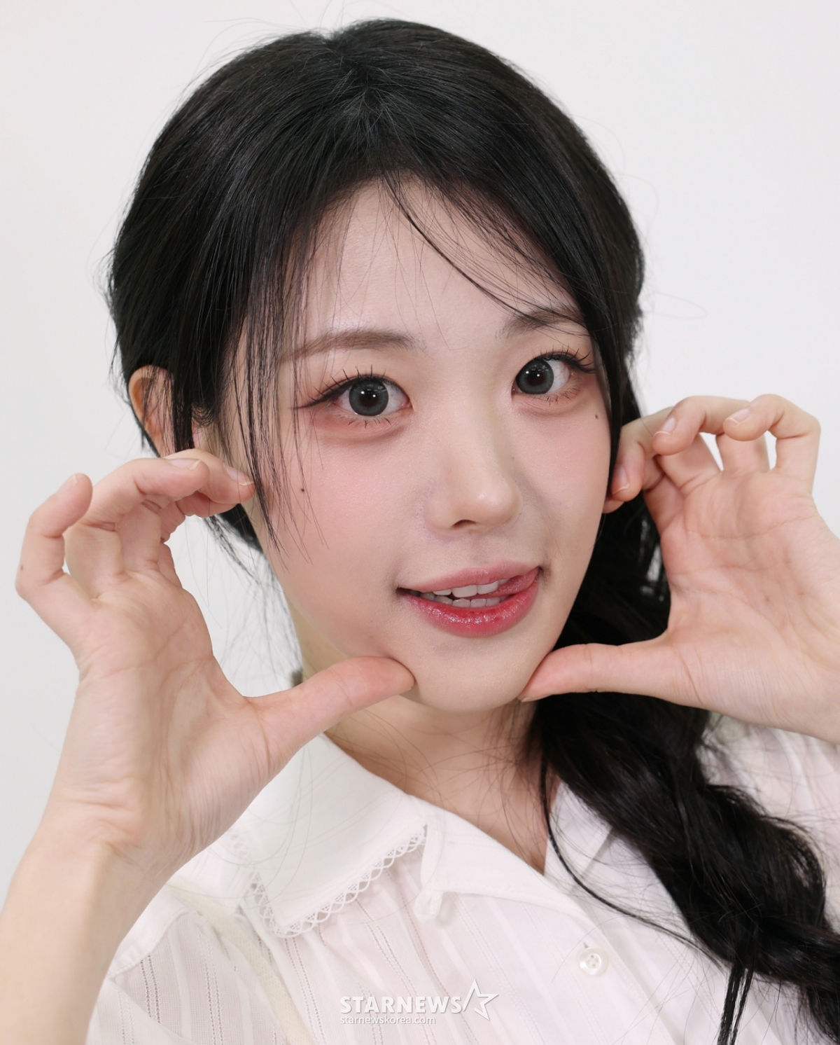 Band QWER Hina / Photograph = Lee Dong-hoon