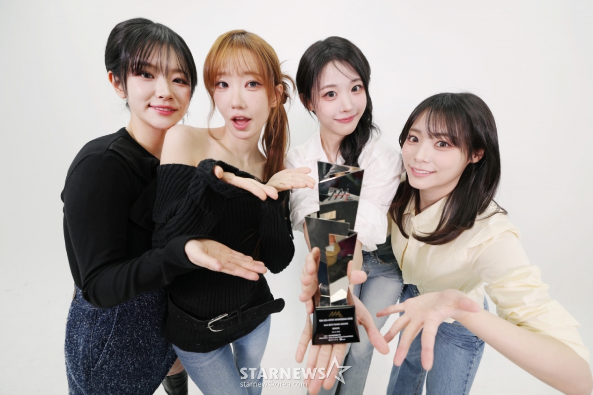 Интервью с группой QWERAAA Awards 2026.03.11 / Фото = Ли Дон Хун