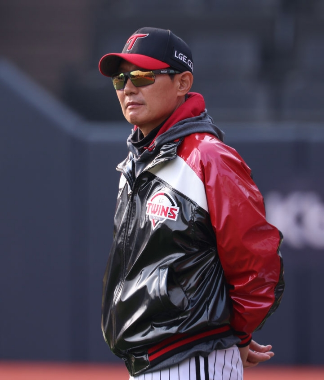 LG Twins manager Yeom Kyung-yeop. /Photo = Courtesy of LG Twins