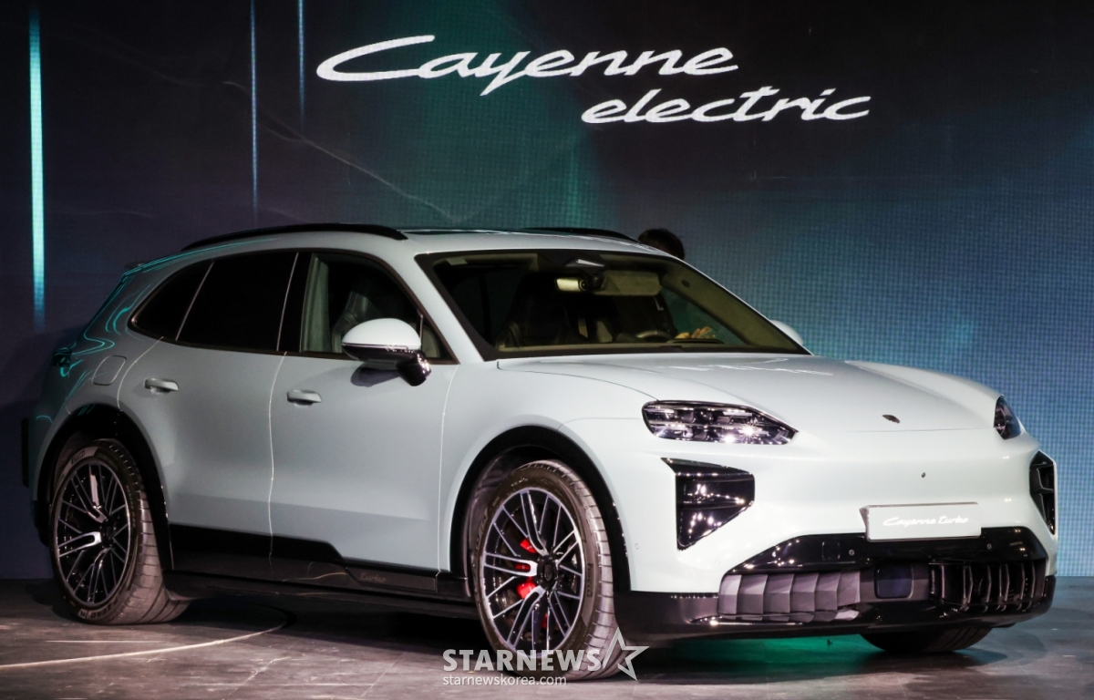 （ソウル=ニュース1）キム·ジンファン記者=19日午前、ソウル広津区PIE Factoryで開かれる2026ポルシェコリア新年記者懇談会で、国内で初めて公開される「カイエンエレクトリック」が展示されている。 2026.3.19/ニュース1 Copyright © ニュース1. All rights reserved. 無断転載及び再配布、AI学習利用禁止。 /写真=（ソウル=ニュース1）金ジンファン記者