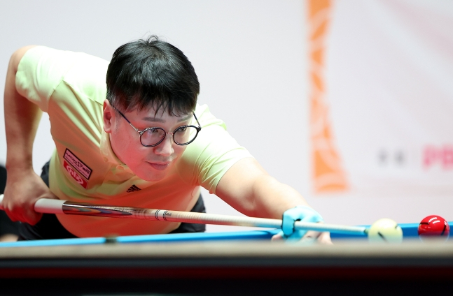 准备划水的吴成旭。 =照片=PBA提供。