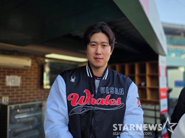 Kim Dong-yeop of Ulsan Wales met with reporters ahead of the Ulsan Wales home opener at Munsu Baseball Stadium in Ulsan on the 20th. /Photo = Reporter Kim Dong-yoon