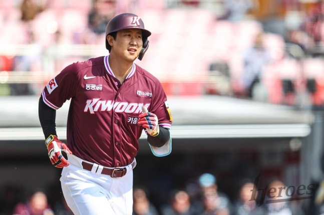 Kim Dong-yeop. /Photo by = Courtesy of Kiwoom Heroes