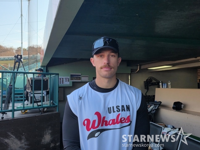 Alex Hall, the Australian national team and a member of Ulsan Wales, met with reporters ahead of the Ulsan Wales home opener at Munsu Baseball Stadium in Ulsan on the 20th. /Photo = Reporter Kim Dong-yoon