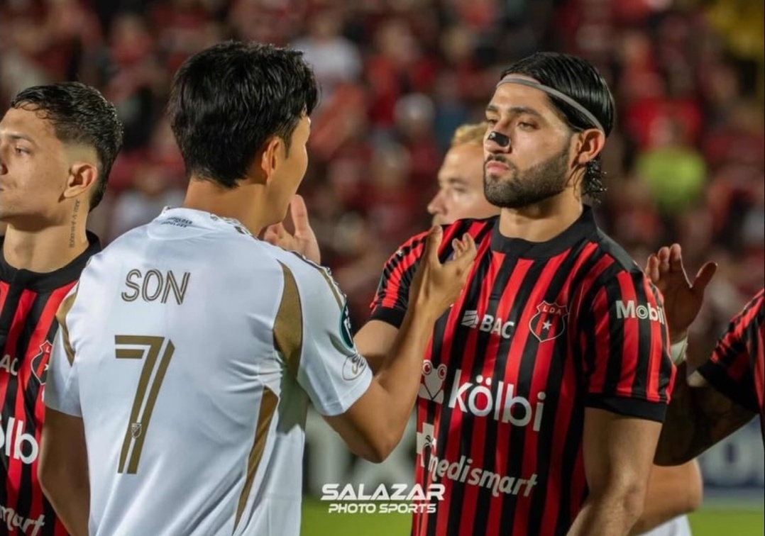 /写真=サラザール個人社会関係網サービス（SNS）