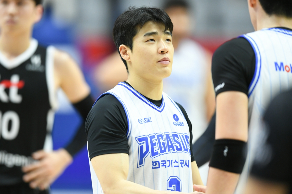 20日午後7時、水原KTソニックブームアリーナで行われた2025~2026LG電子プロバスケットボール正規リーグの試合中、チョン·ソンウ。 /写真=KBL提供