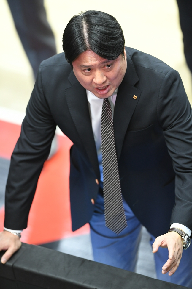 水原KT队主教练文景银。 =照片=KBL提供。