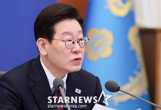 [Seoul = Newsis] Reporter Ko Bum-joon = President Lee Jae-myung speaks at a meeting of senior aides held at Cheong Wa Dae on the 19th. 2026.03.19. bjko@newsis.com /사진=