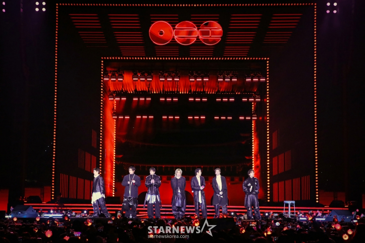 防弹少年团21日在首尔钟路区光化门广场举行回归演出。 =big hit music、netflix/2026.03.21/照片=金辉善hwijpg@