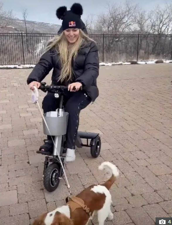 Lindsey Vonn recently released a video of her dog "Chance" moving on an electric scooter with a leash on her SNS to update her./Photo = The Sun Source