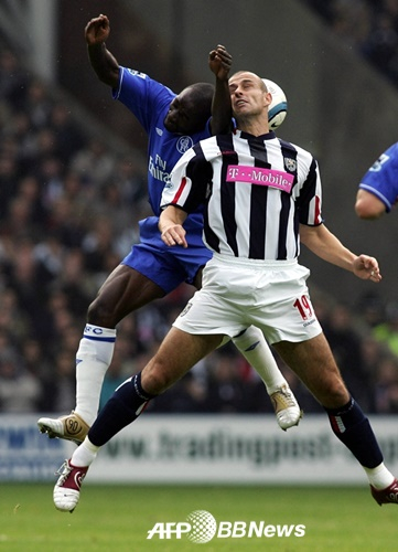 Neil Clement (right). /AFPBBNews=News1