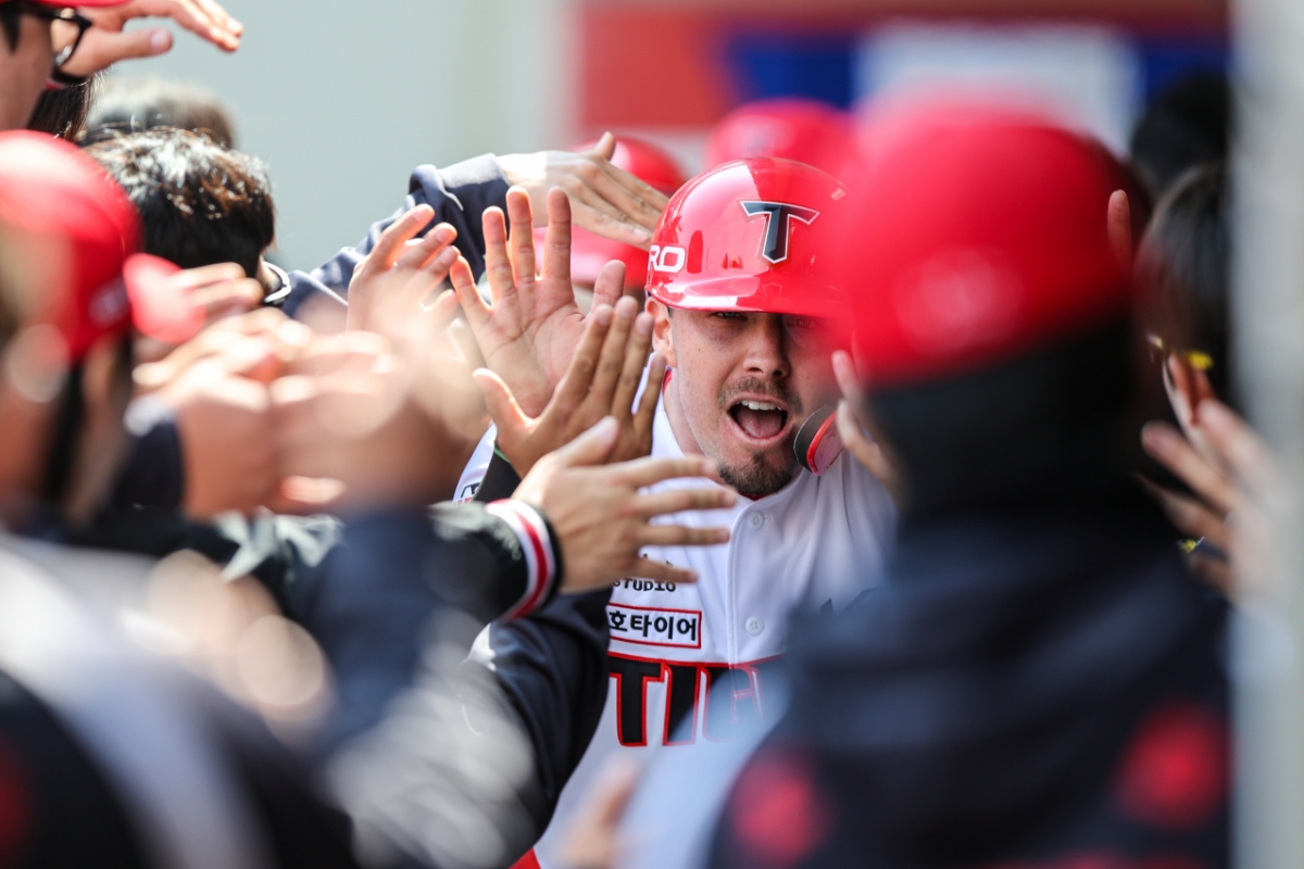 Cầu thủ sân trong Jerry Dale của KIA Tigers Asia Quarter. /Ảnh = Cung cấp Kia Tigers