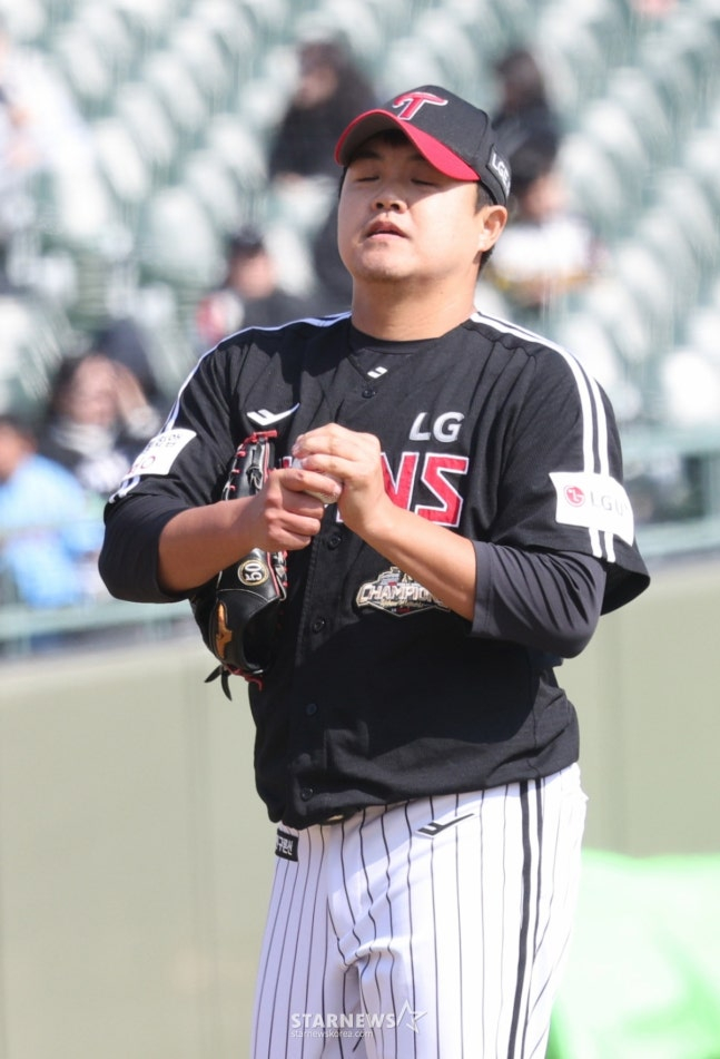 LG队的张炫植。 =照片=金镇京。