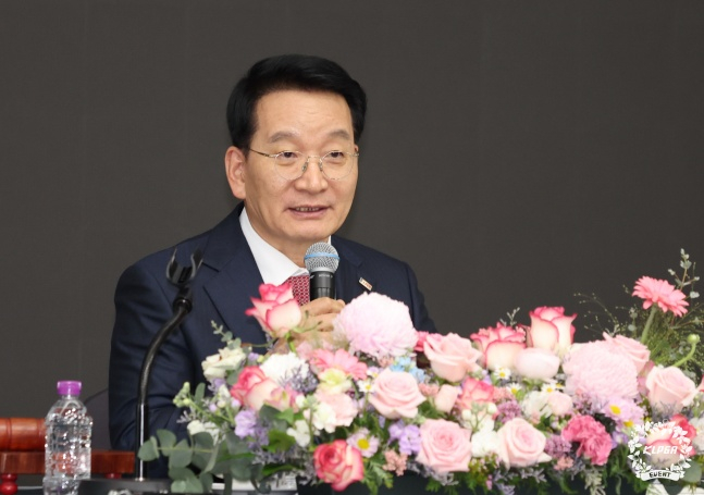 =KLPGA总裁金相烈。