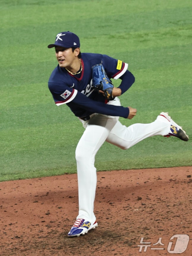 本月14日（韩国时间），高永杓在美国佛罗里达州迈阿密隆迪波公园举行的2026世界棒球经典赛（WBC）四分之一决赛对阵多米尼加共和国。 =照片=news1提供。