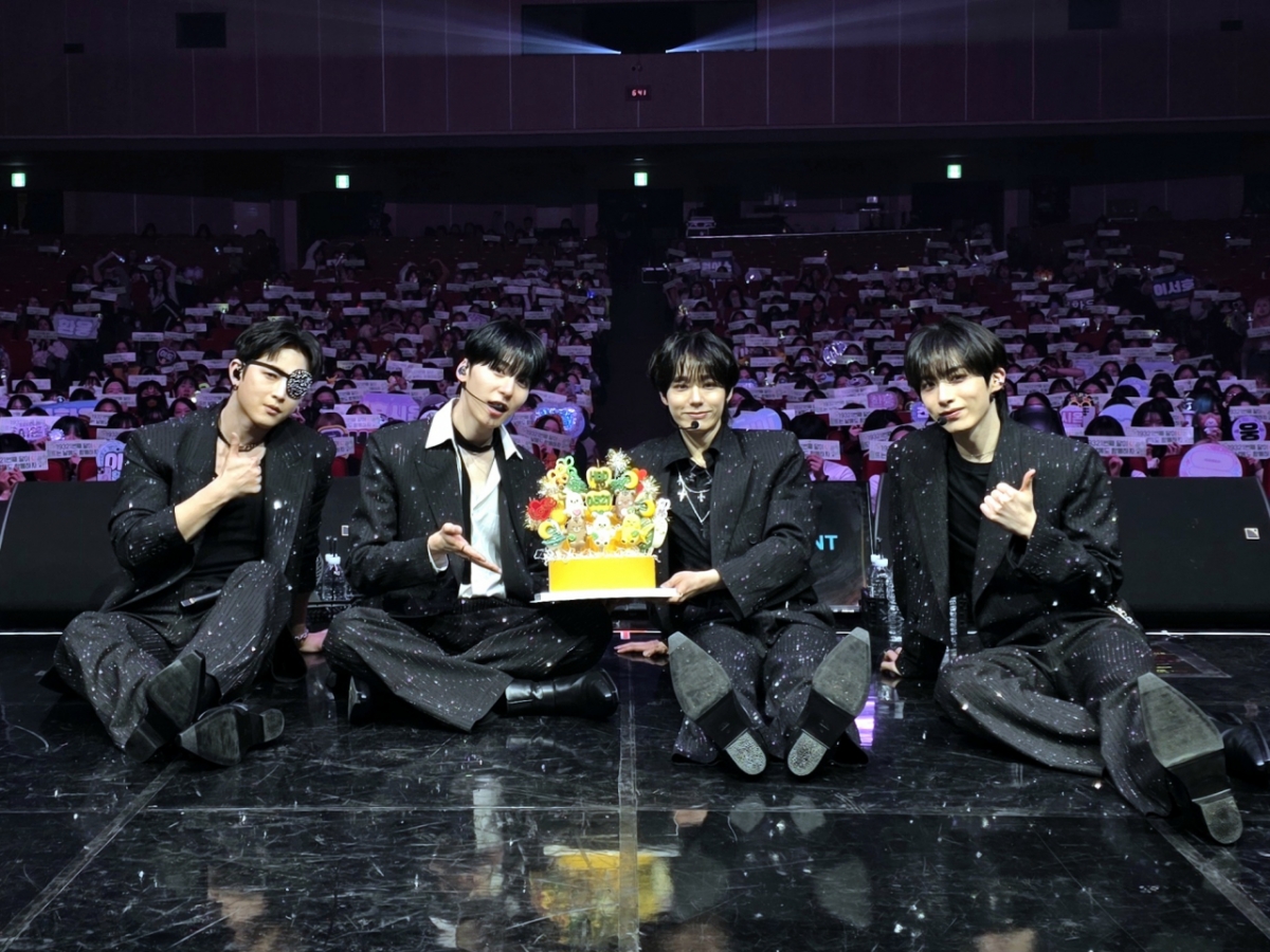 /Фото = Развлечения B-Wave