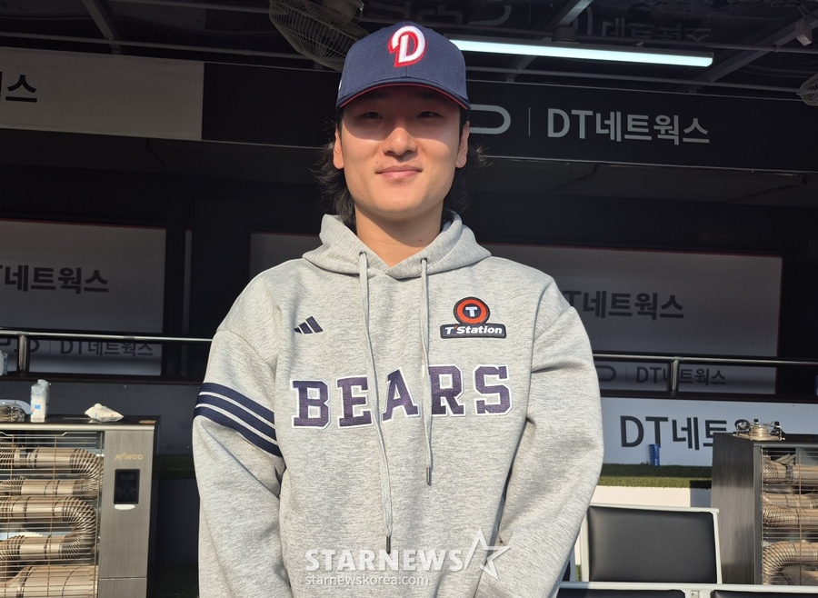 Дусан Квак Бин берет интервью после матча с КТ 23-го числа. /Фото = Репортер Шинхва Соп