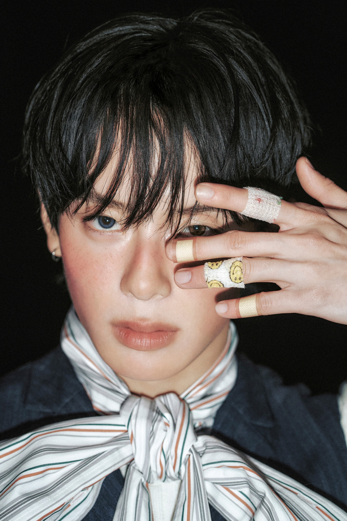 /Фото = Jellyfish Entertainment