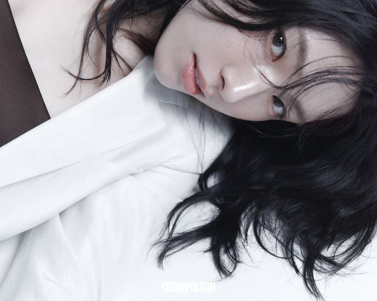 Photograph = Cosmopolitan