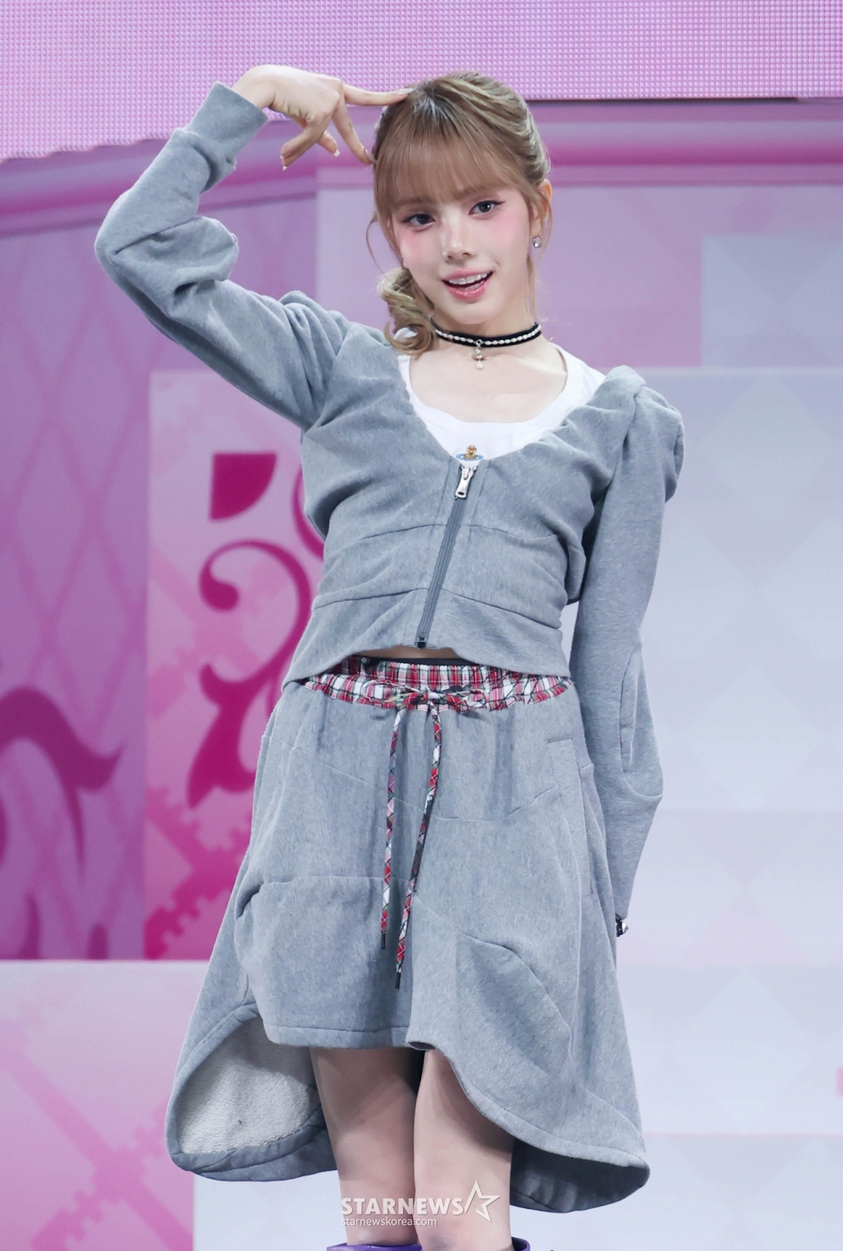 ガールズグループベビードンクライ(Baby DONT cry)のミアが24日、ソウル龍山区ブルースクエアで行われたミニ1集「アフタークライ」(AFTER CRY)発売記念ショーケースでポーズを取っている。 /2026.03.24 /写真=イ·ドンフン photoguy@