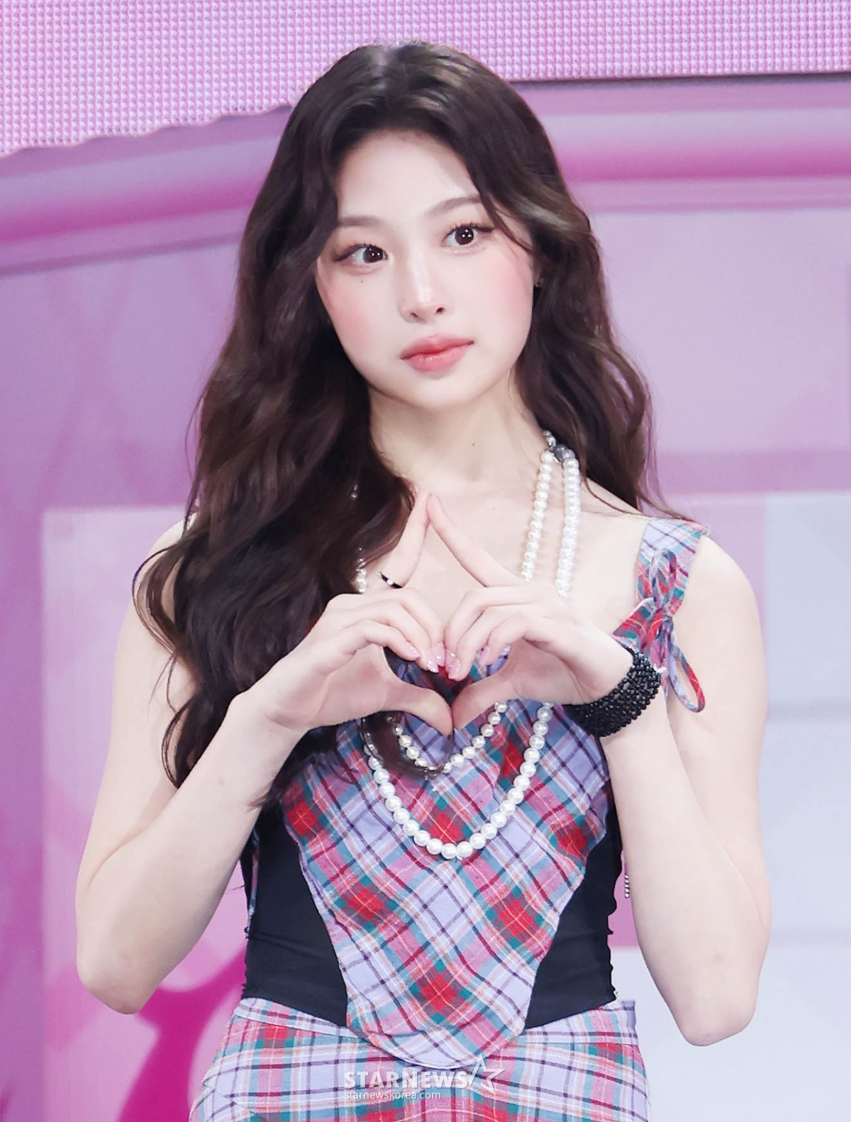 ガールズグループベビードンクライ(Baby DONT cry)ベニーが24日、ソウル龍山区ブルースクエアで行われたミニ1集「アフタークライ」(AFTER CRY)発売記念ショーケースでポーズを取っている。 /2026.03.24 /写真=イ·ドンフン photoguy@