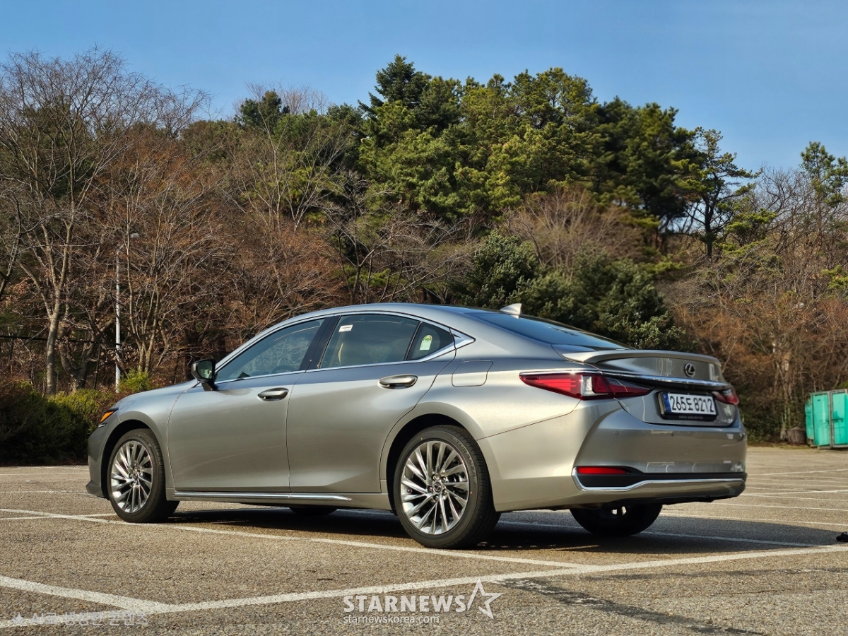 Lexus ES300h / Ảnh = Phóng viên Kim Kyung Soo