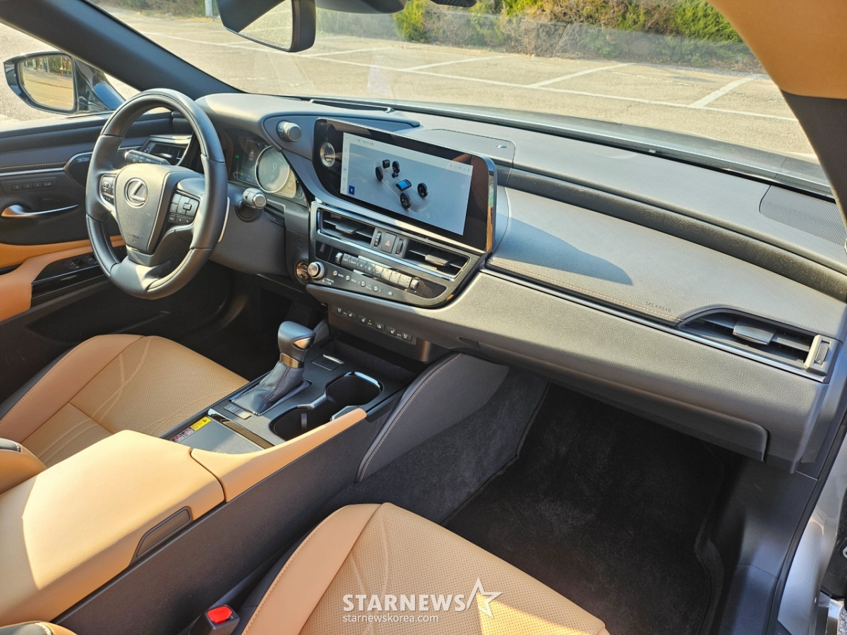 Lexus ES300h / Ảnh = Phóng viên Kim Kyung Soo