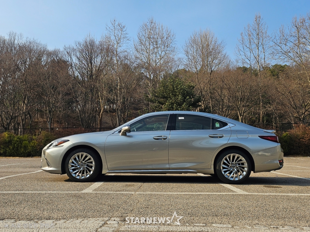 Lexus ES300h / Ảnh = Phóng viên Kim Kyung Soo