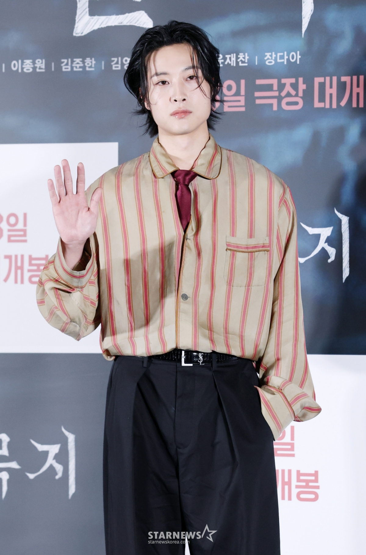 Ngày 24/4, diễn viên Lee Jong Won đang tạo dáng tại buổi ra mắt báo chí và họp báo cho bộ phim điện ảnh Salmokji (đạo diễn Lee Sang Min) diễn ra tại CGV IPark Mall, Yongsan-gu, Seoul. /2026.03.24 /Ảnh = Kim Hwi Sun hwijpg@