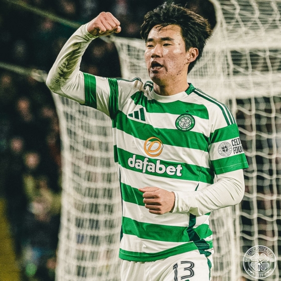 Изображение Ян Хён Джуна на церемонии гола. /Фото =Официальная группа SNS в Celtic