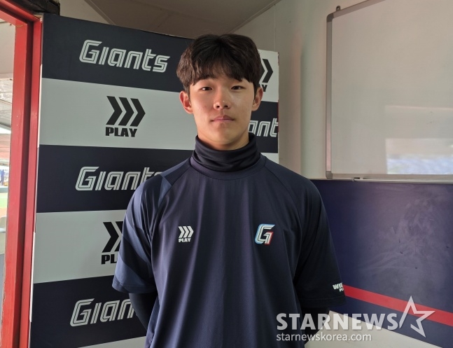 他就是乐天队新人金汉홀。 =照片=金东润。 