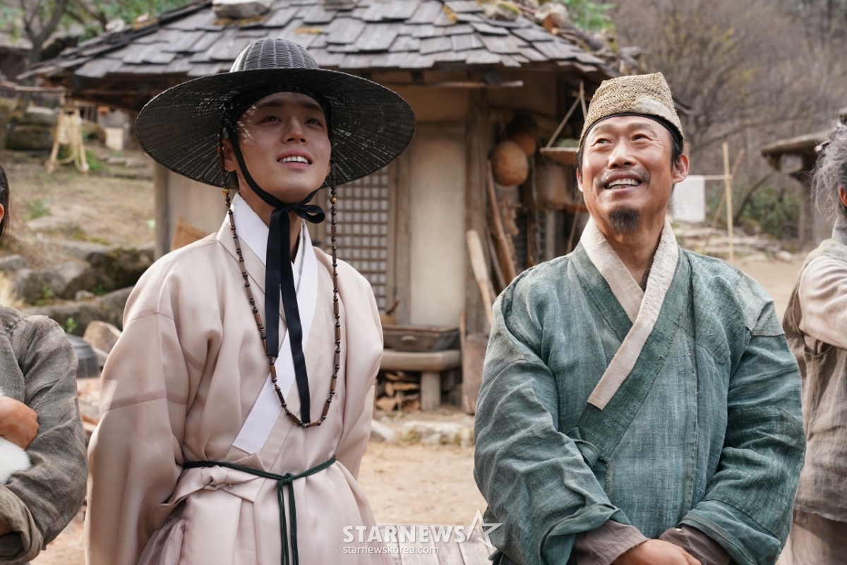Wang Shaman/Naver Movie / Photograph =Naver Movie