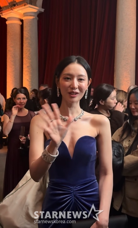 /Photo = Vogue Hong Kong Video